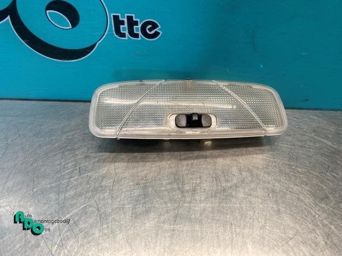 Eclairage intérieur avant d'un Ford Transit Connect (Transi, -, 3 mois de garantie, -, -