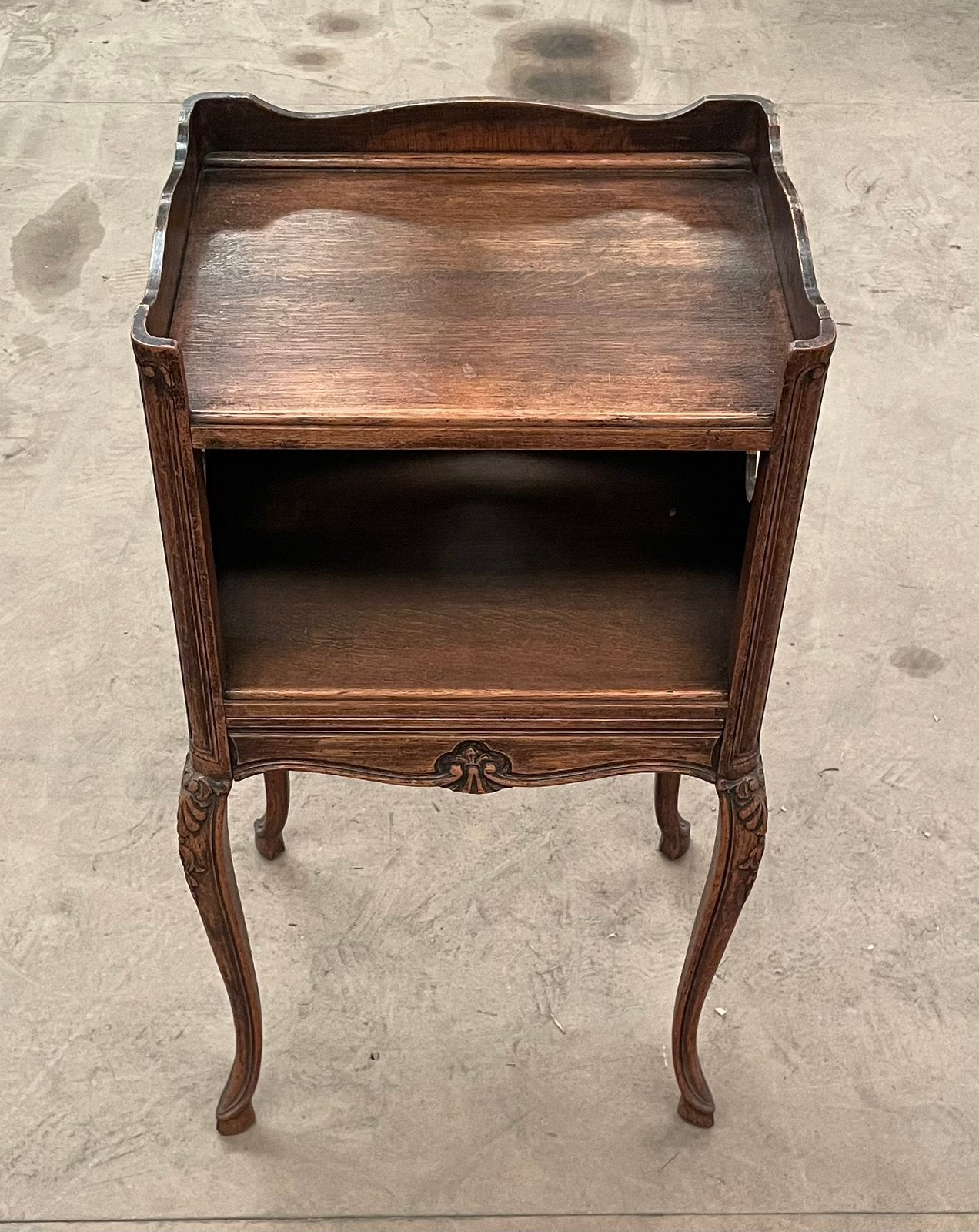 Antiek houten bijzettafeltje – klassieke stijl, Maison & Meubles, Enlèvement, Utilisé