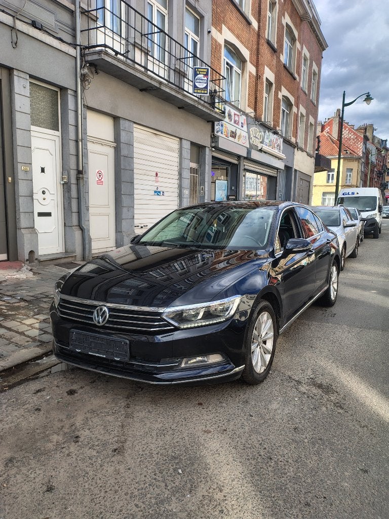 VOLKSWAGEN PASSAT FULL OPTION, Auto's, 4 deurs, 4 cilinders, 1600 cc, Zwart
