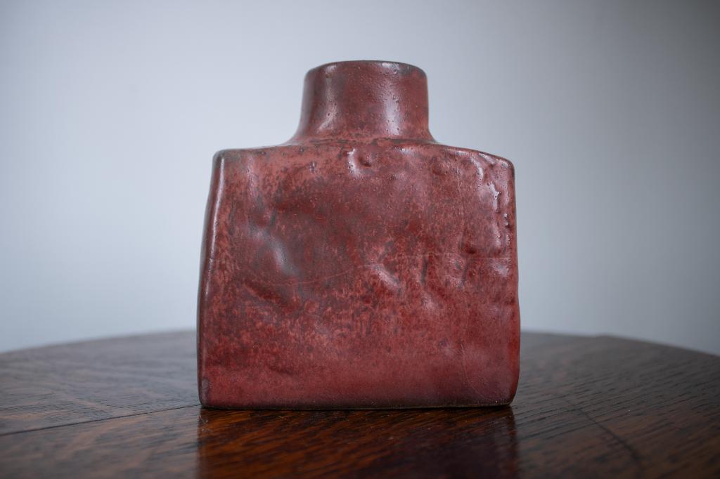 A Red Square Mobach Chimney Vase, Rood Vierkant Vaasje, Antiek en Kunst, Ophalen of Verzenden