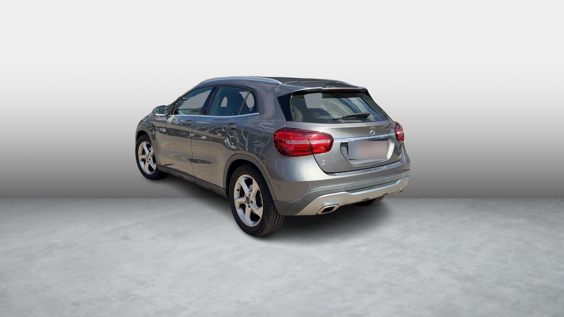 Mercedes-Benz GLA GLA 180, Argent ou Gris, Volant multifonction, Entreprise, Entretenue par le concessionnaire