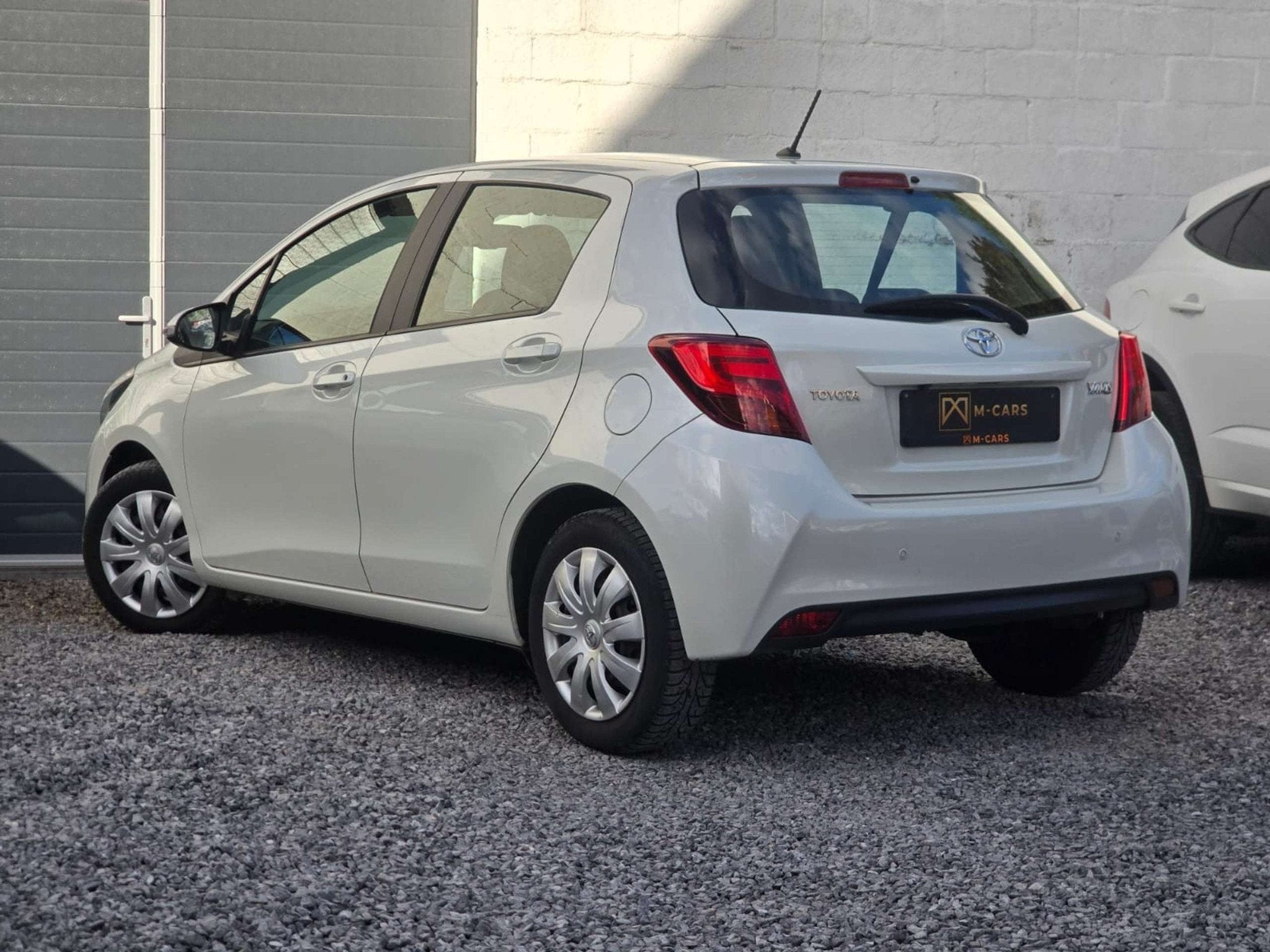 Toyota Yaris AUTOMATIQUE * CAMERA * 40000KM * (bj 2016), Auto's, Automaat, Stof, Gebruikt, Zwart