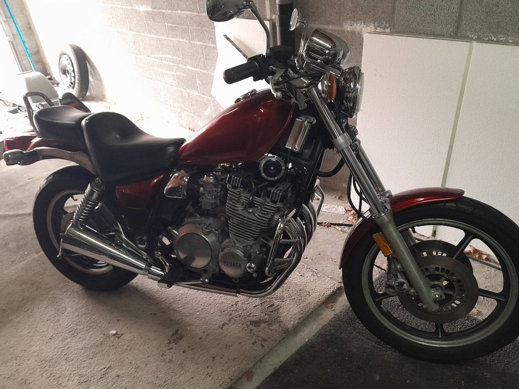 Yamaha  700 MAXIM     Lees advertentie, Cardan-aandrijving, 4 cilinders, Gebruikt, Particulier