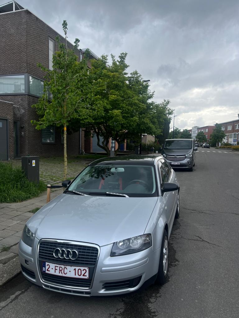 Audi A3, 90.000km, nieuwe motor, grijs, Autos, Audi, Achat, Entreprise, Boîte manuelle, Entretenue par le concessionnaire