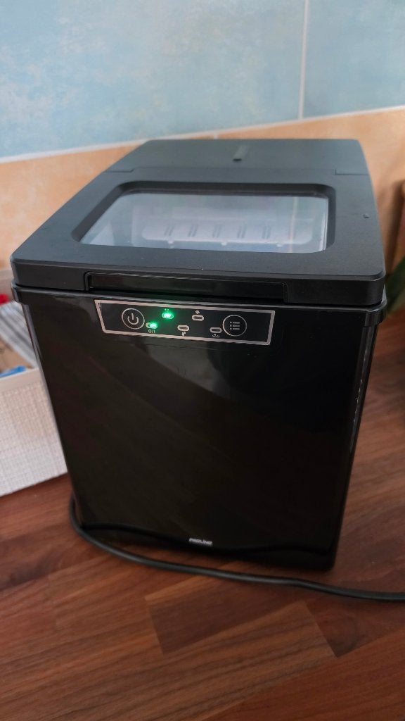 Ijsblokjes machine, Ophalen, Zo goed als nieuw