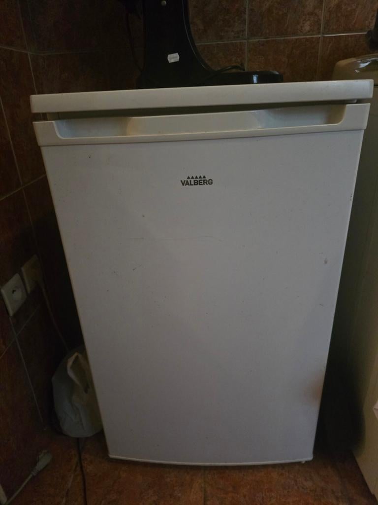 Valberg, petit frigo avec congelateur , tres bon etat, Electroménager, Enlèvement