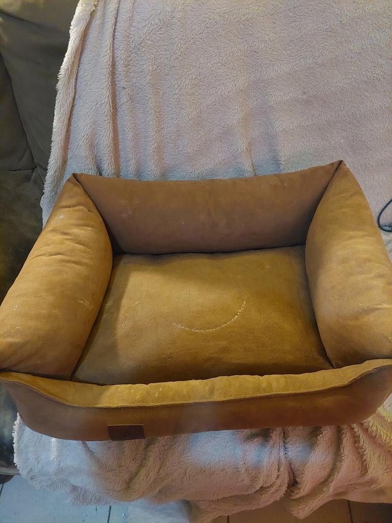 Honden mandje leer, Enlèvement, Cuir