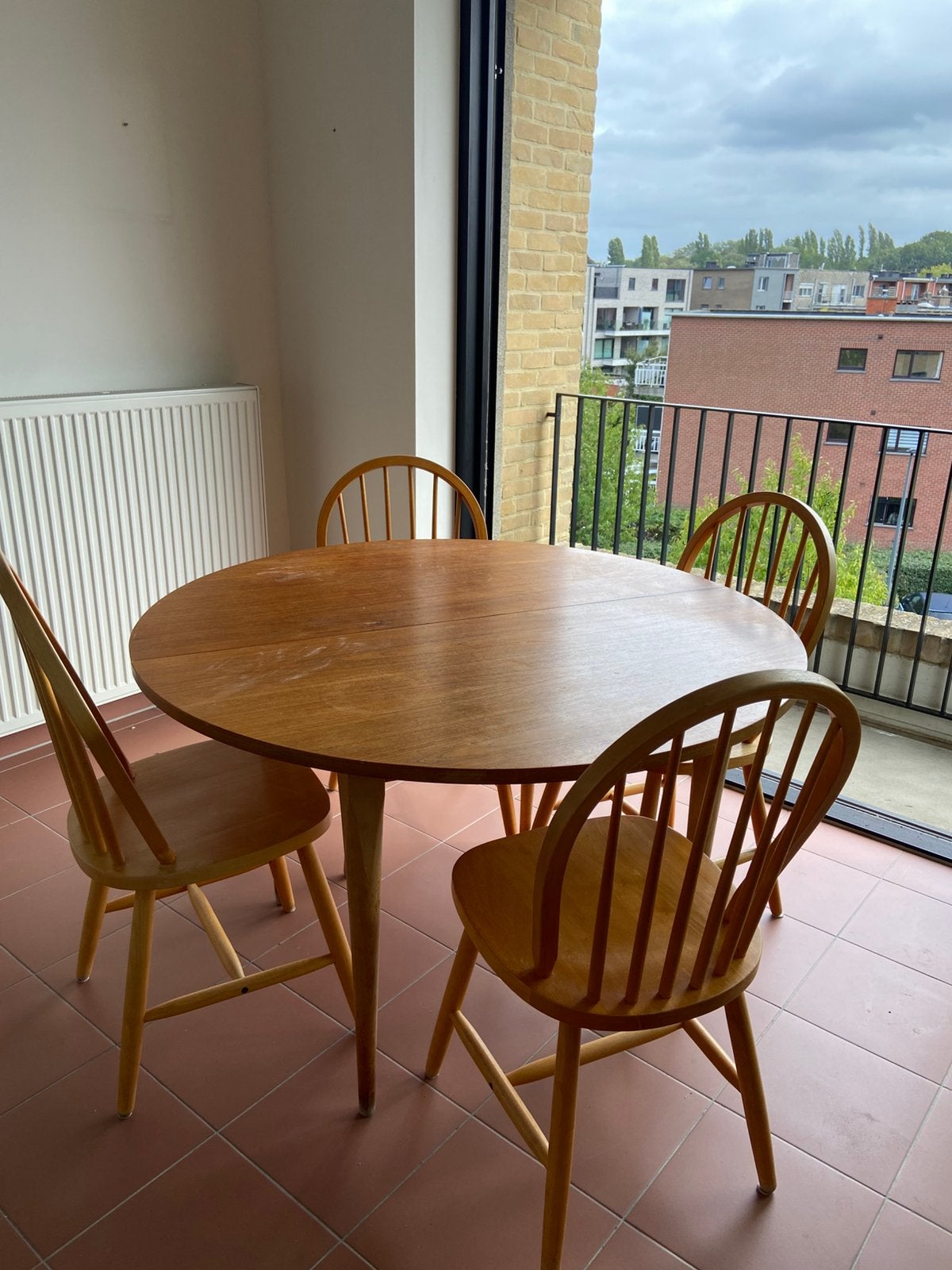 Tafel en stoelen GRATIS, Huis en Inrichting, Ophalen, Gebruikt