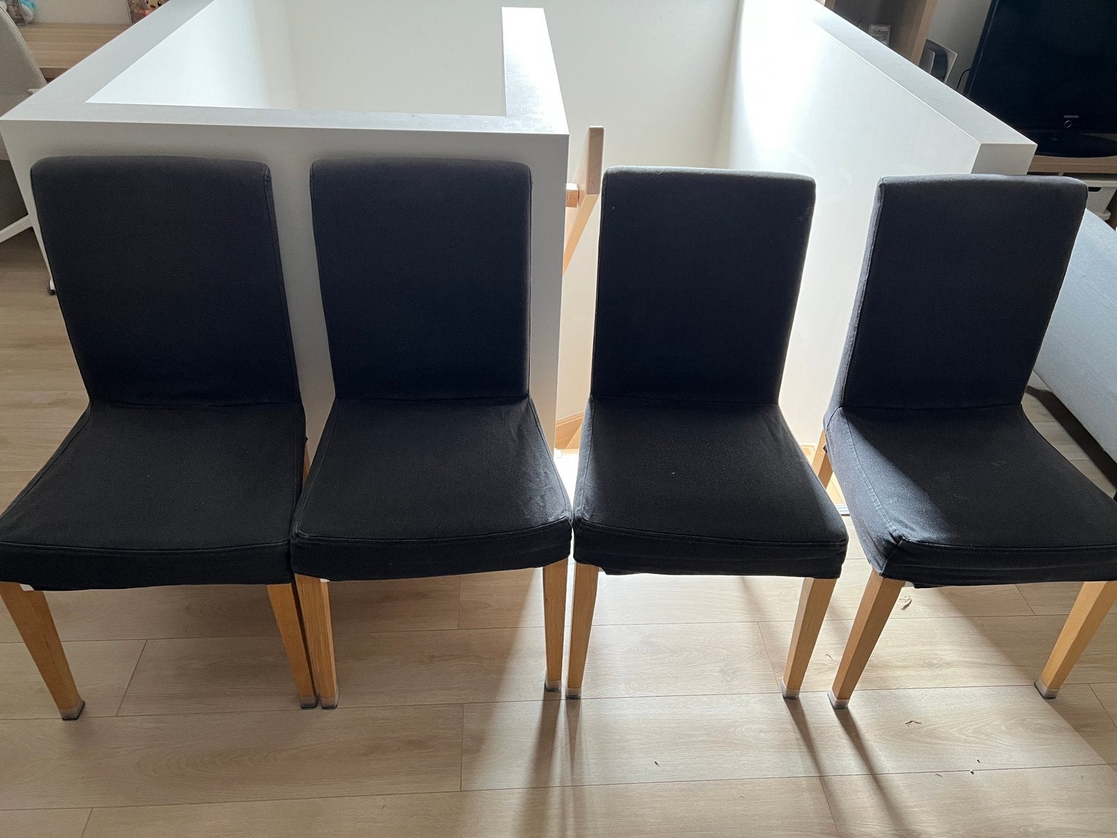 4 eetkamerstoelen van de reeks Bergmund, Maison & Meubles, Chaises, Enlèvement, Utilisé, Bois, Quatre