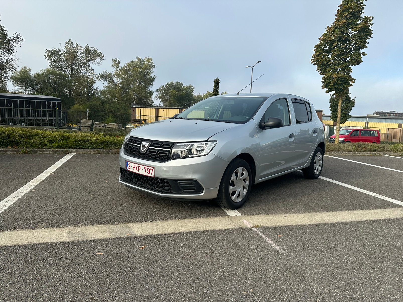 Dacia sandero GEKEURD VVK, Auto's, https://public.car-pass.be/verify/2929-5285-5864#, Stof, Euro 6, Bedrijf