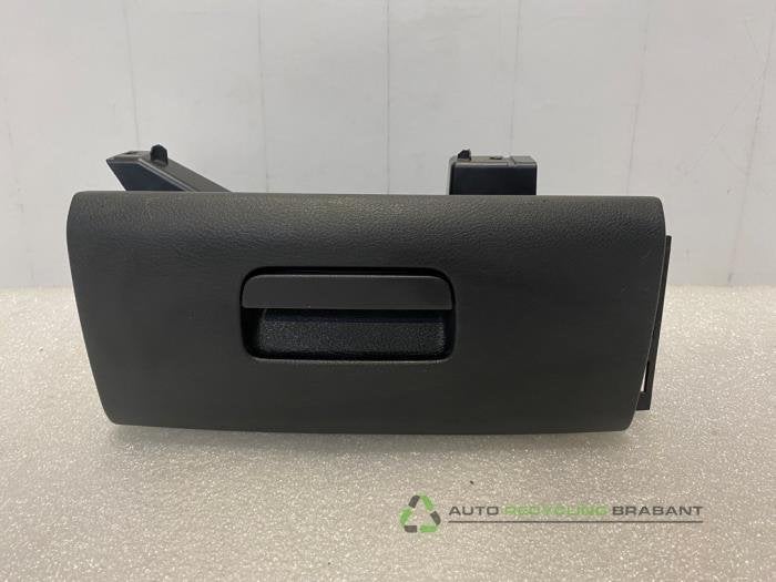 Tiroir siège d'un Volkswagen Golf Sportsvan, Autos : Pièces & Accessoires, Volkswagen, -, 3 mois de garantie, Utilisé
