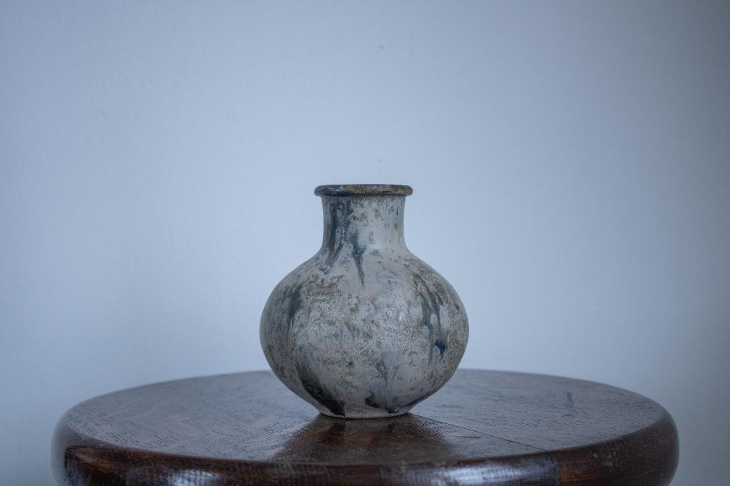 Small Bulbous Ceramic Roger Guerin Vase, Keramiek Vaasje, Antiek en Kunst, Ophalen of Verzenden