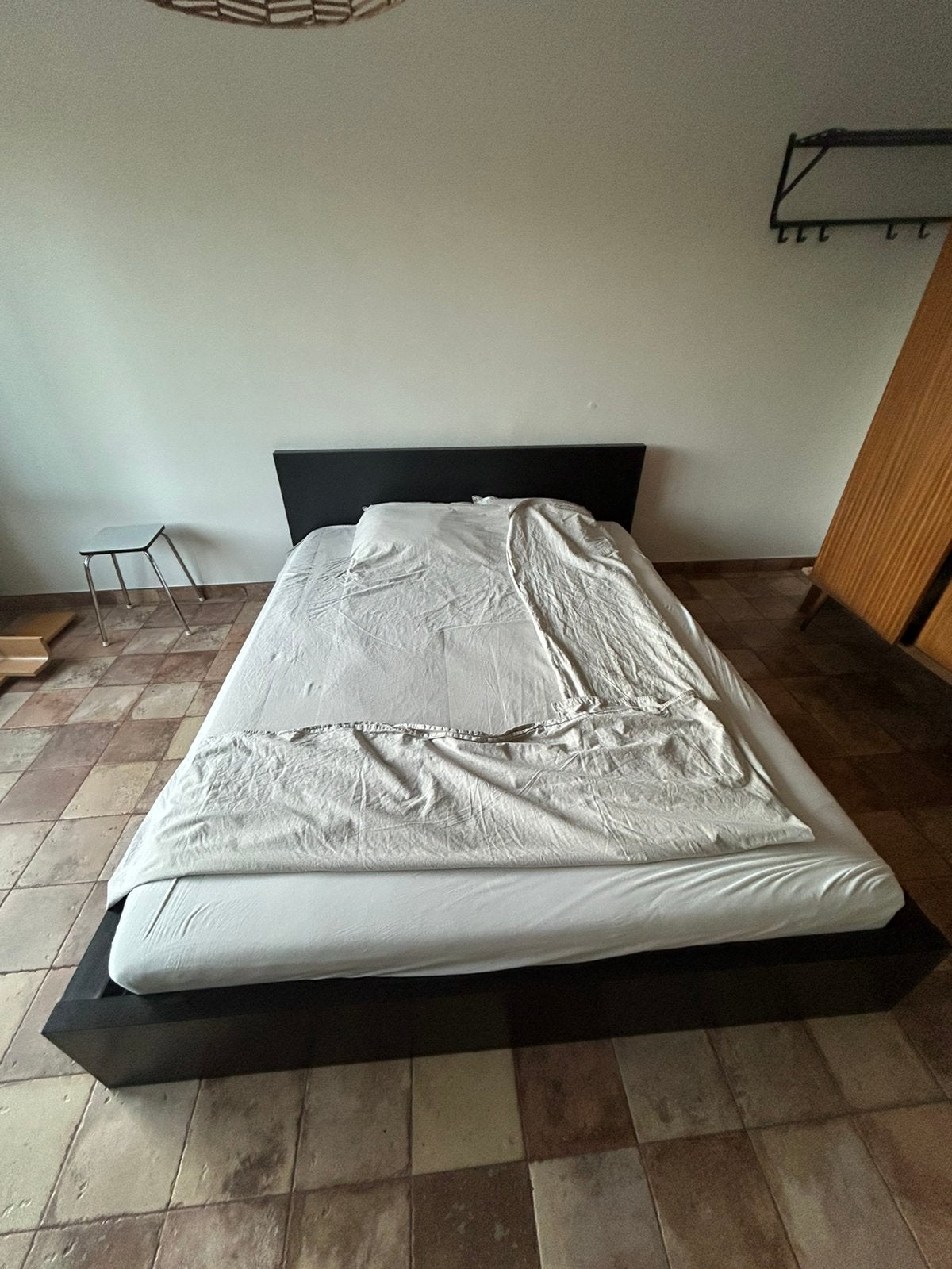 Zwart MALM bed Ikea 160x200cm, Enlèvement, Utilisé