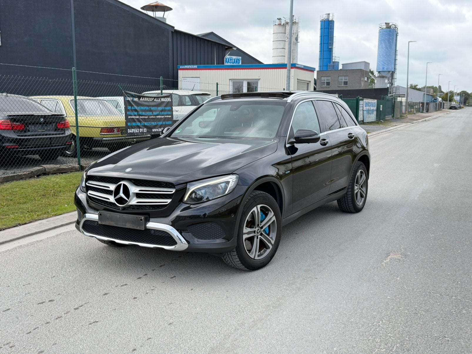 MERCEDES GLC 350 E 4MATIC benzine&hybride plug in, Auto's, Automaat, Panoramadak, Zwart, Leder