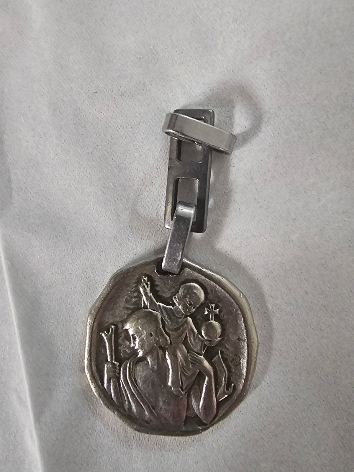 Médaille Saint Christophe vintage en acier inoxydable.

Diam, Enlèvement