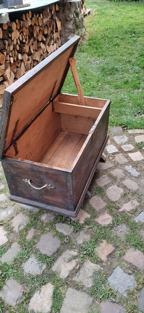 Coffre ancien
