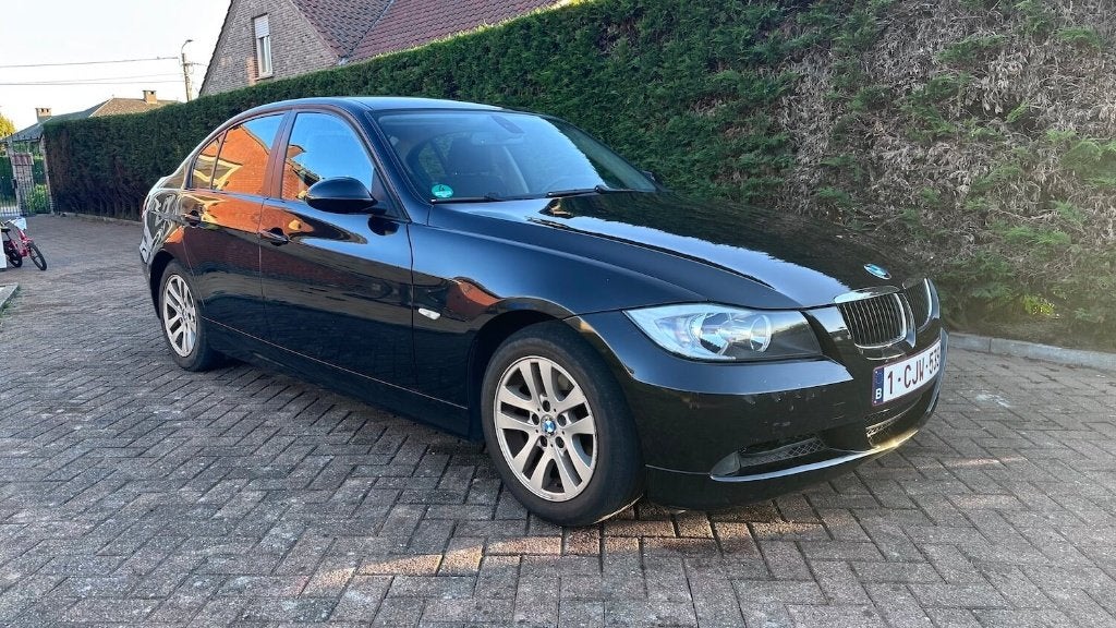 BMW 318d in goede staat (E90 2007), Auto's, BMW, 90 kW, 4 deurs, 1995 cc, Zwart