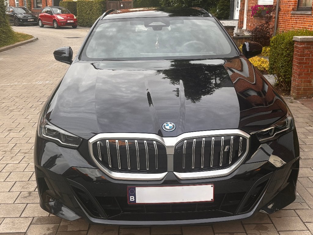 BMW i5 eDrive40 M Edition | 12.000 km | B&W | Pano | 340 pk, Autos, Cuir, Achat, Carnet d'entretien, Noir