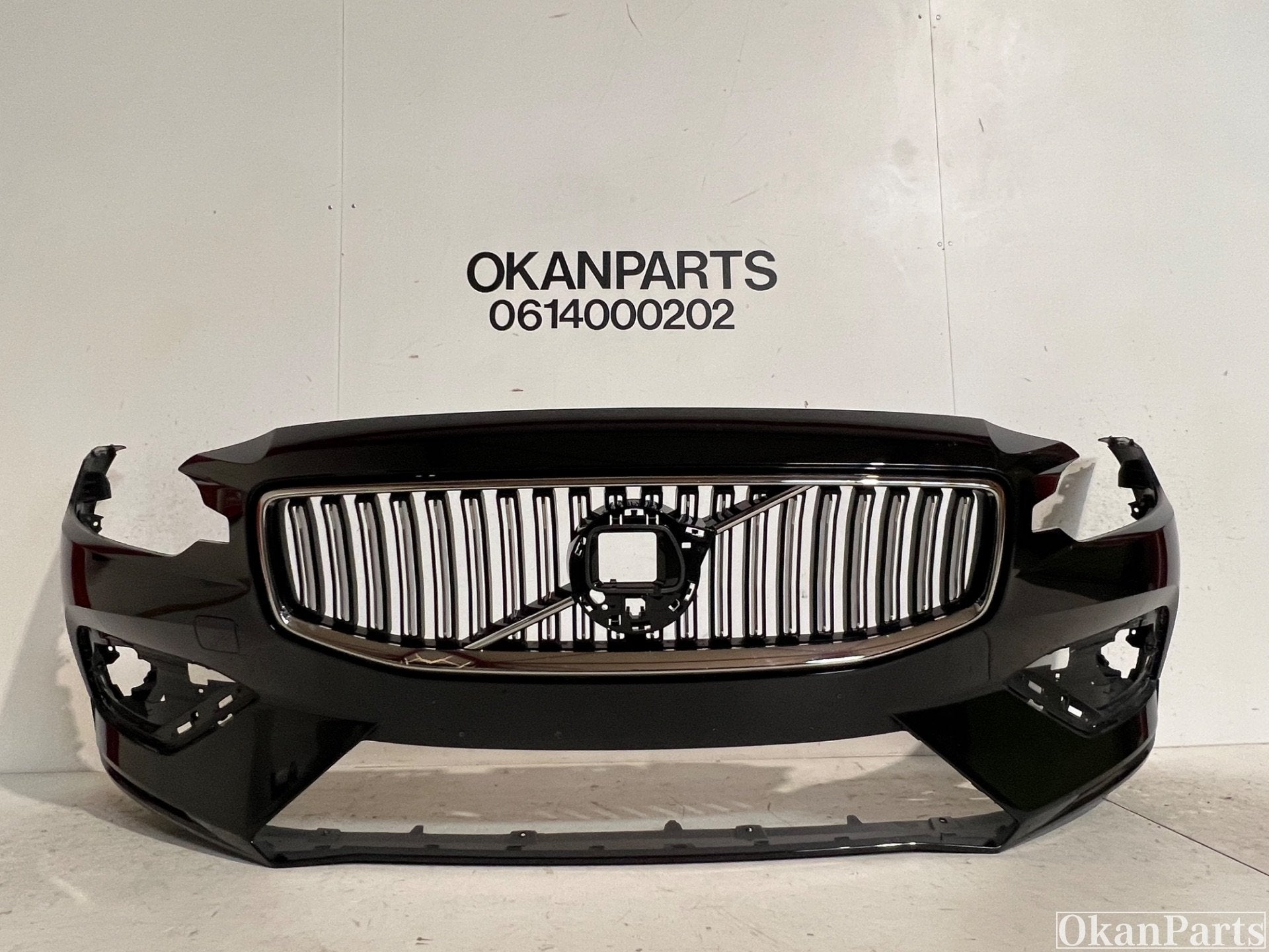 Volvo V60 S60 II voorbumper 31690589, Auto-onderdelen, Gebruikt, Gunnar Engellaus vag 8
405 31  Gothenburg, SE, Voor, Info@volvocars.com