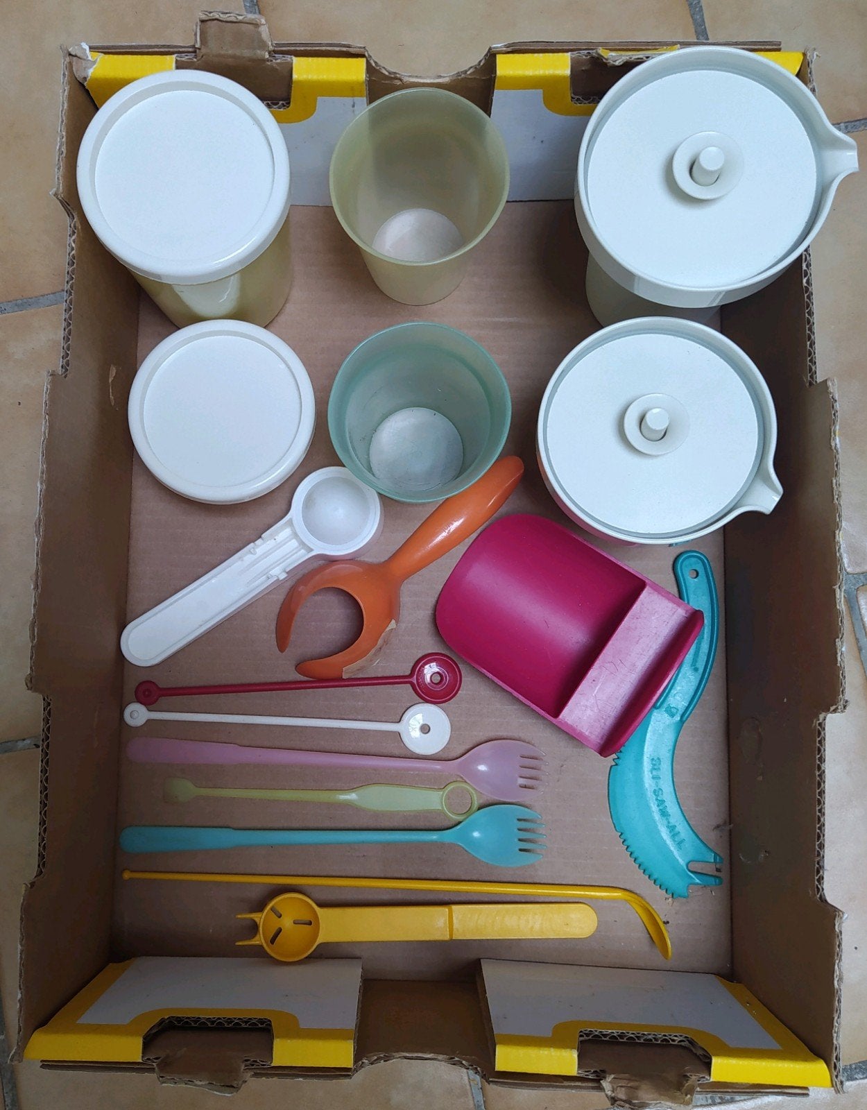 lot de Tupperware vintage, 16 pièces au total, Enlèvement ou Envoi