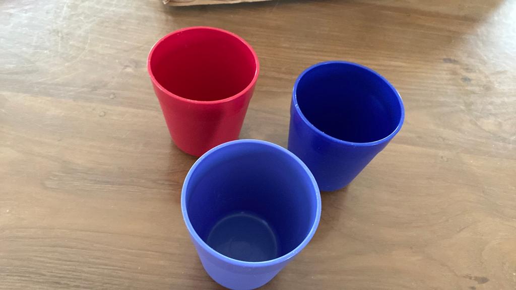 Tupperware 3 drinkbekers, Huis en Inrichting, Ophalen, Gebruikt, Bruin