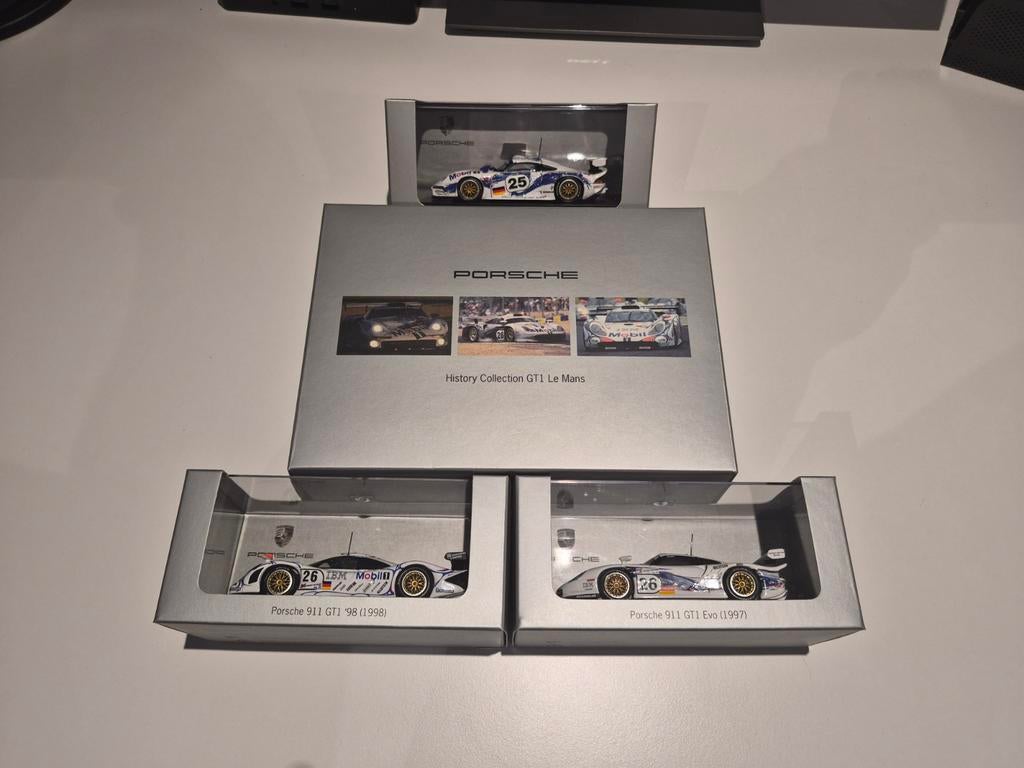 Minichamps Porsche History Collection GT1 Le Mans 1/43, Enlèvement ou Envoi, Comme neuf, Voiture, MiniChamps
