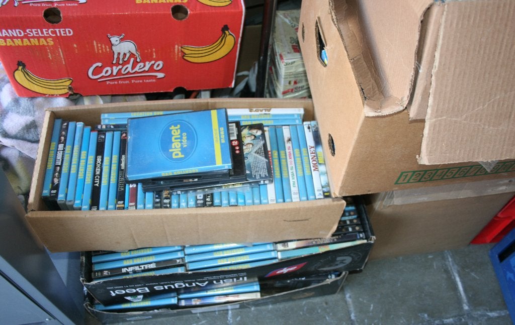 Important lot de 200 à 300 DVD à trier – Idéal revendeur, Enlèvement, Utilisé