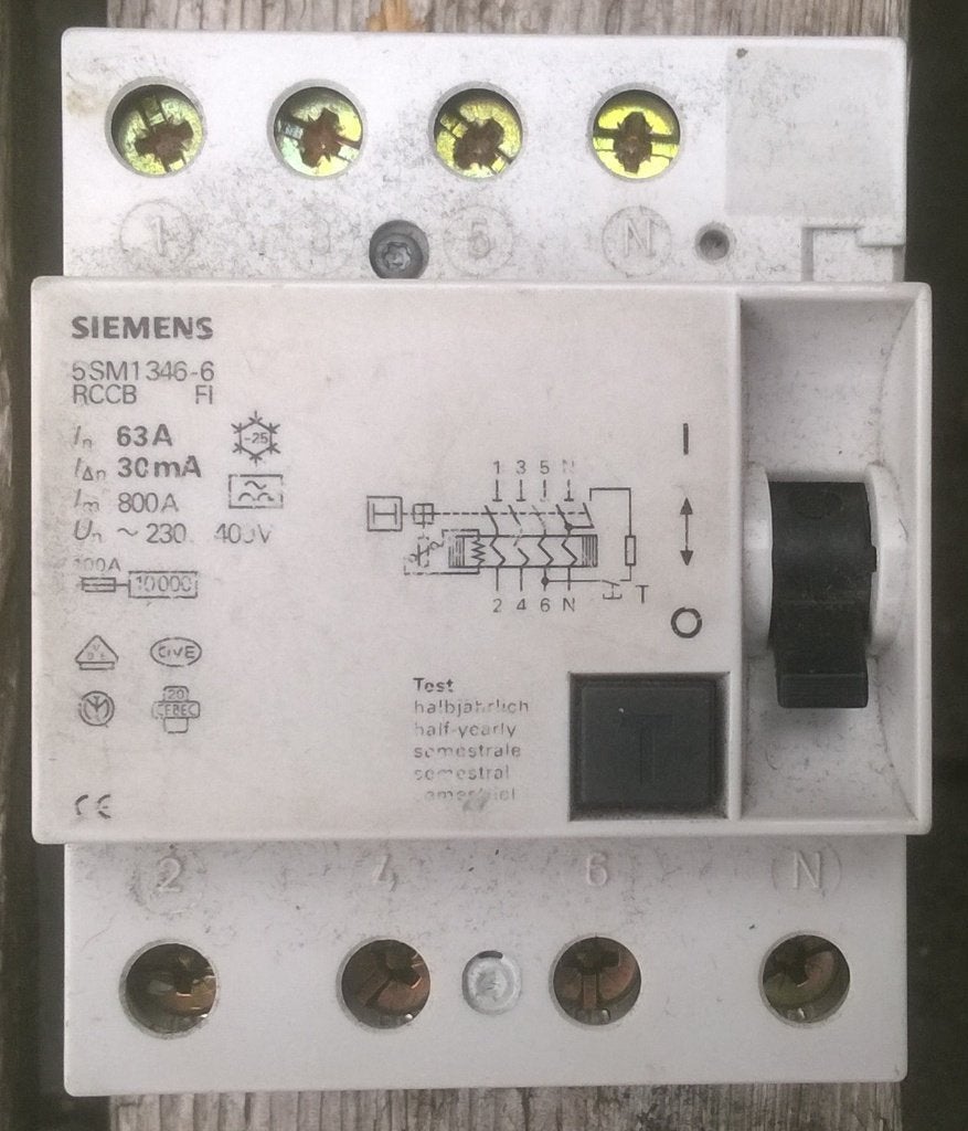 Aardlekschakelaar 63 A 30mA 3-fase, Siemens, Bricolage & Construction, Enlèvement ou Envoi, Utilisé, Siemens, Interrupteur différentiel