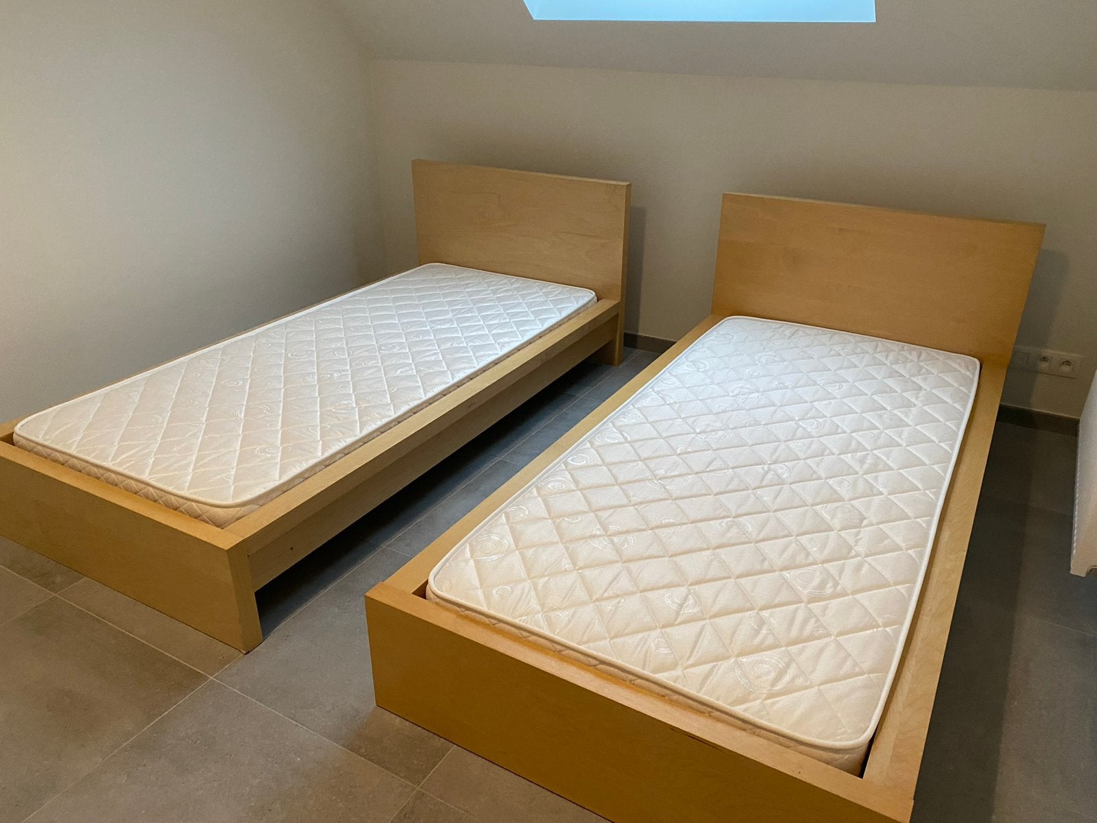 Ikea Malm bed in beukenfineer met nieuwe matras, 90 cm, Une personne, Enlèvement, Utilisé