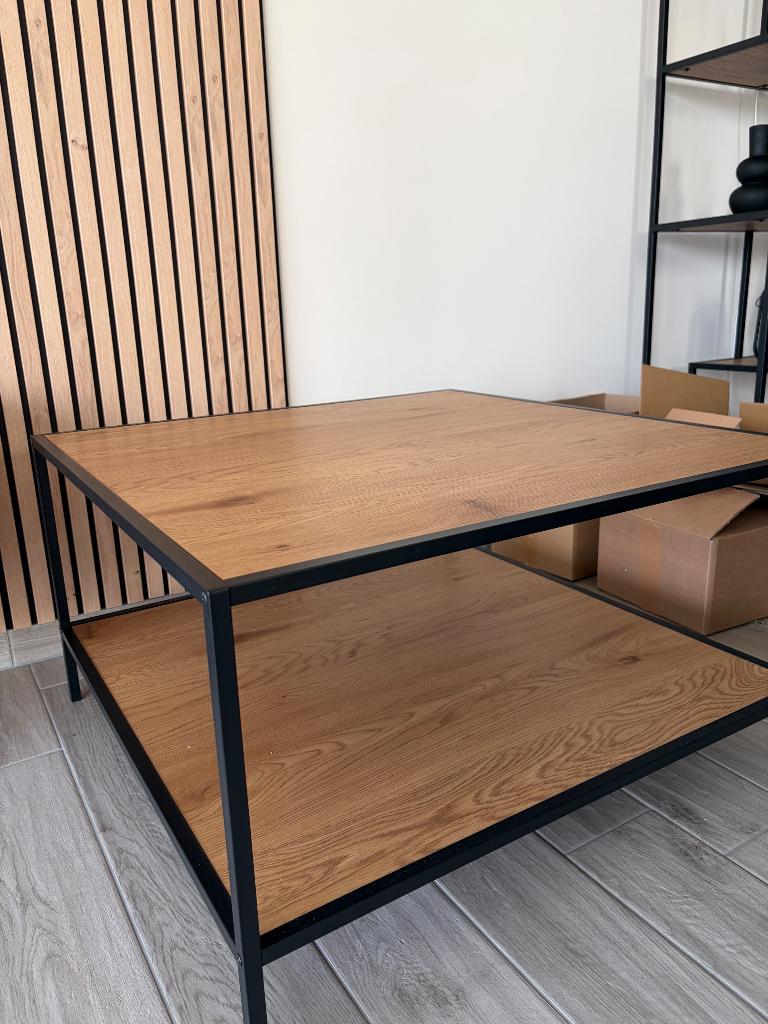 Table basse, Enlèvement, Utilisé