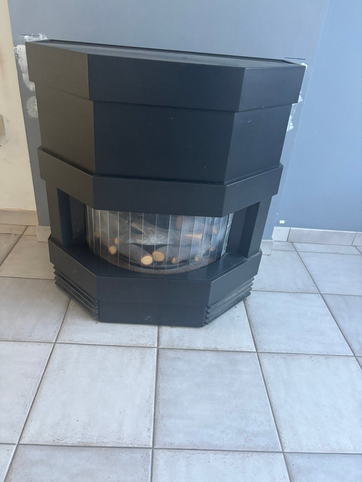 Vrijstaande design haard/kachel met gebogen glas, Ophalen, Gebruikt
