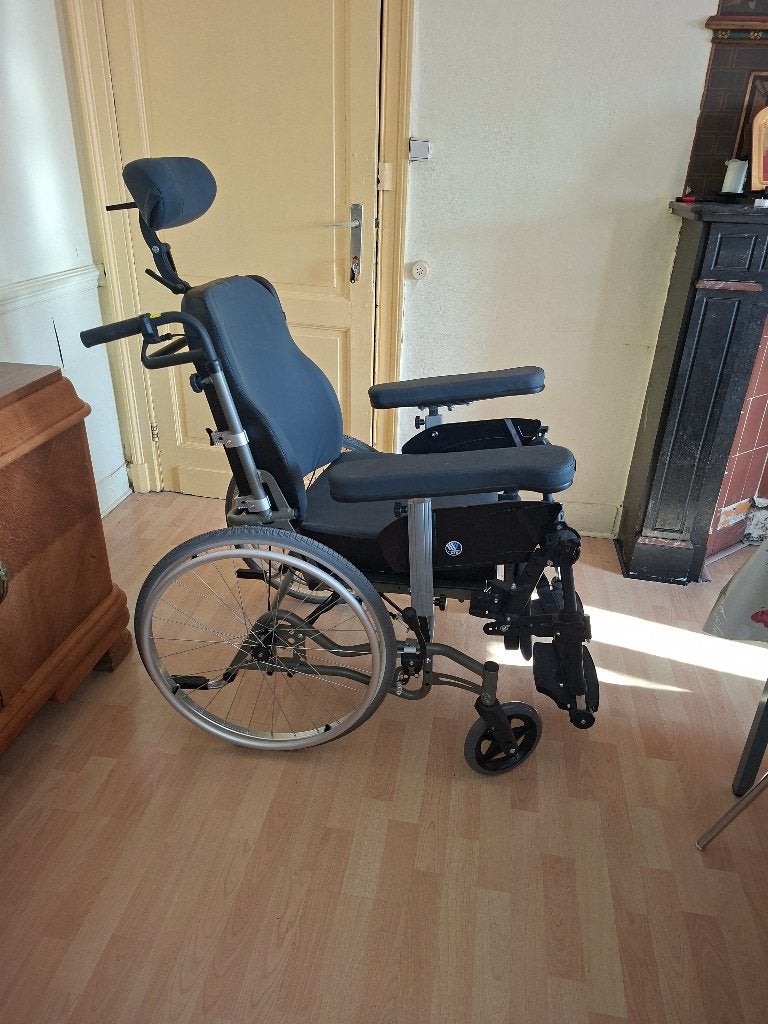 Fauteuil roulant de confort VERMEIREN Inovys II, Ophalen, Nieuw, Handbewogen rolstoel