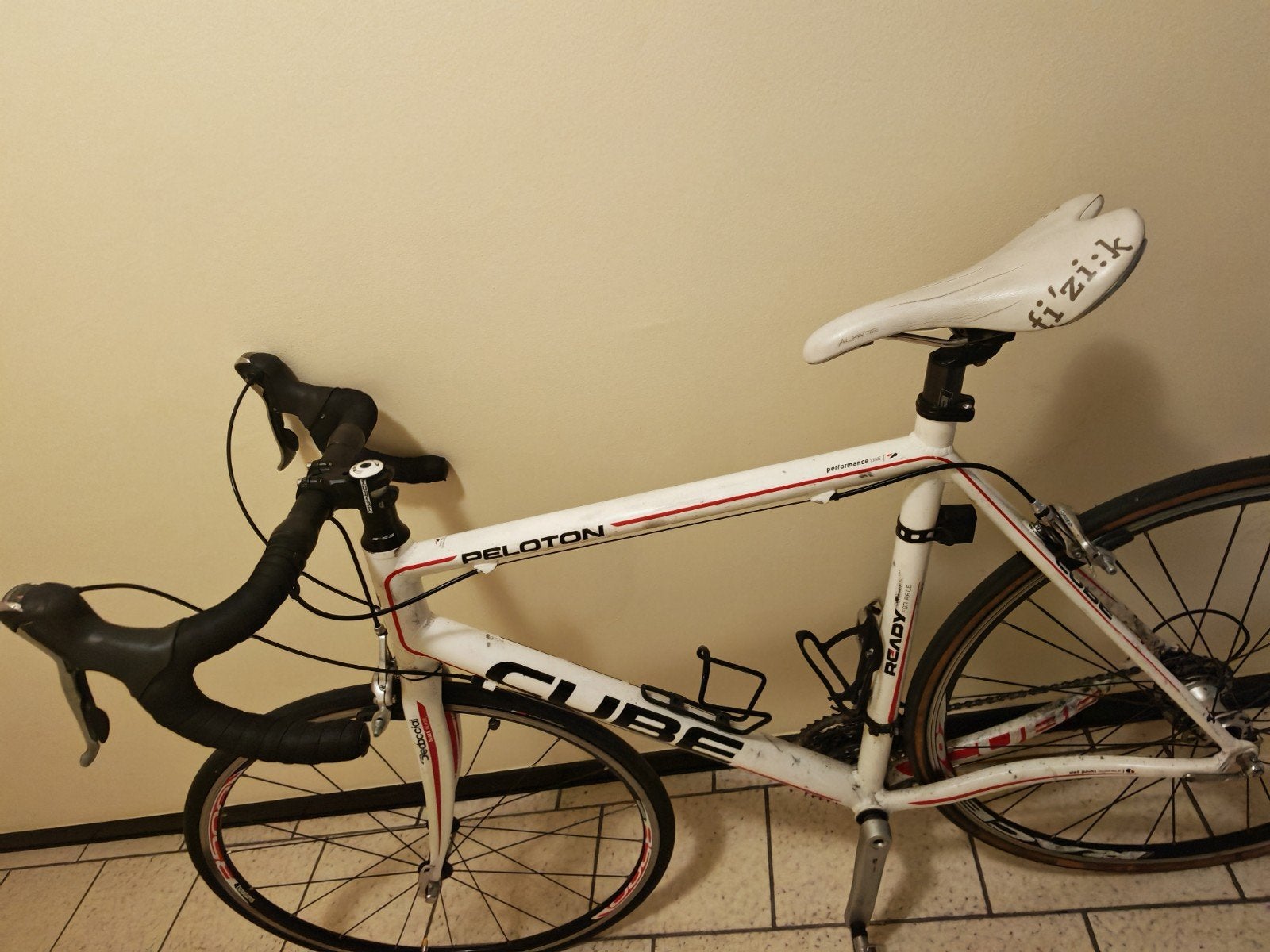 Cube bike size L, Fietsen en Brommers, Brommerhelmen, Ophalen of Verzenden