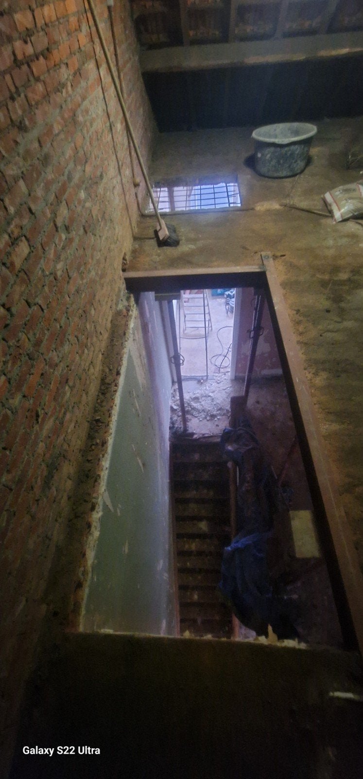 Trapgat maken-Poutrel plaatsen.0466498753