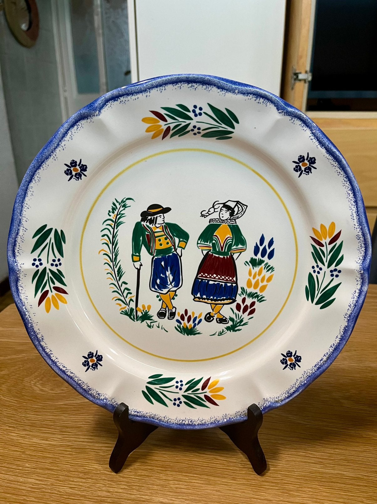 Assiette faïence de Quimper – Couple breton, CpC, Antiquités & Art, Enlèvement