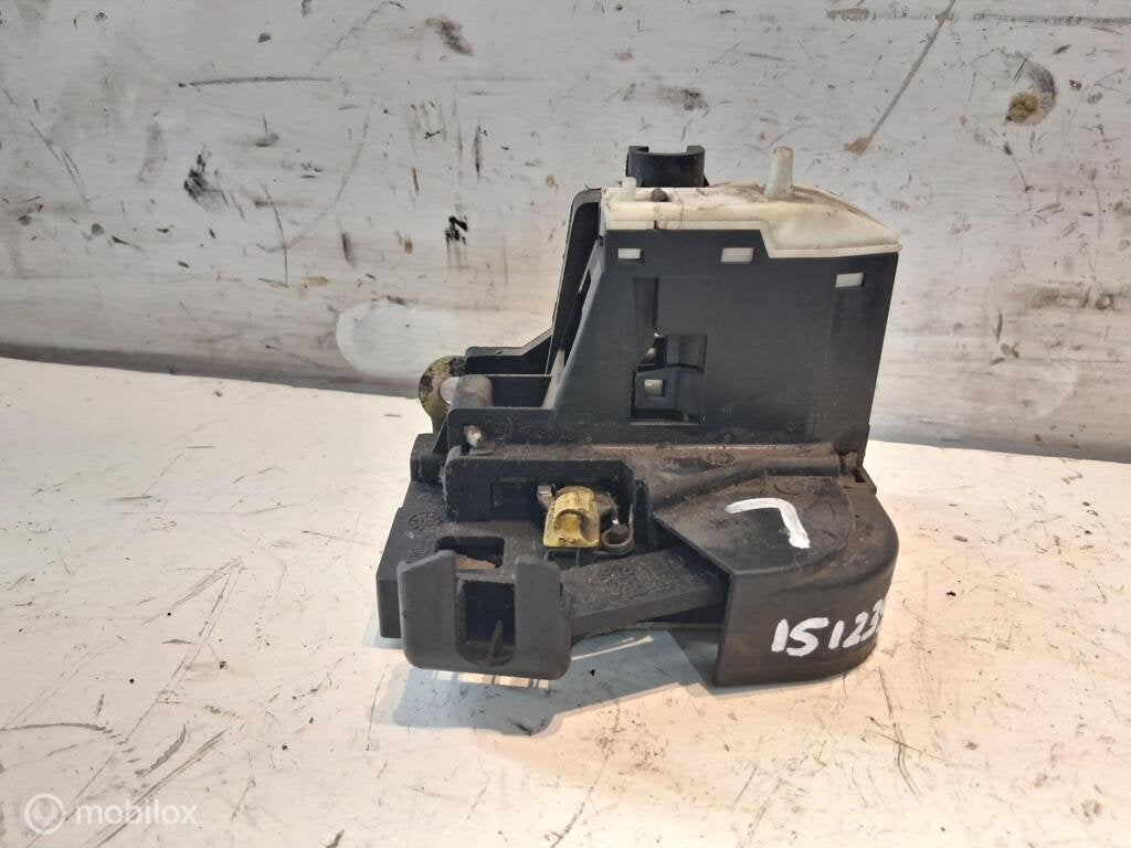 Deurslot mechaniek Lv Renault Clio II ('98-'08), Gebruikt, Renault, Ophalen of Verzenden, Renault
