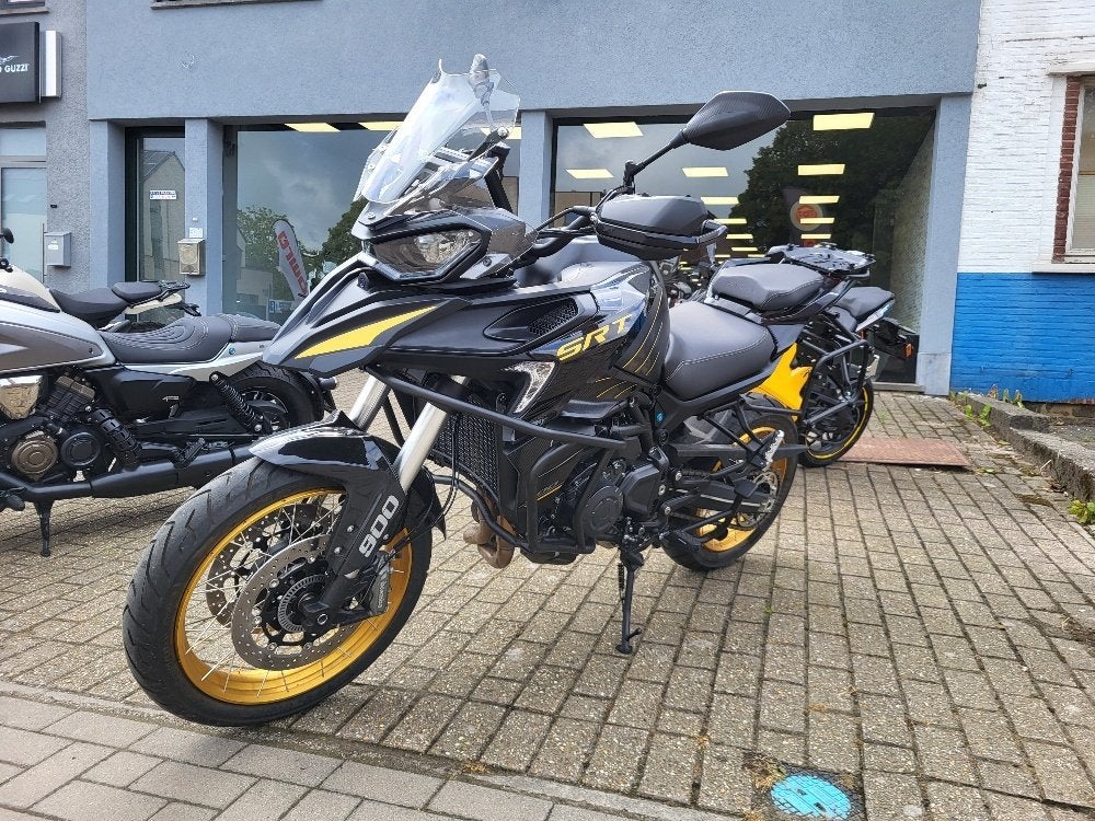 QJ Motor SRT 900, Motoren, 2 cilinders, Nieuw, Motorrijbewijs A, 900 cc
