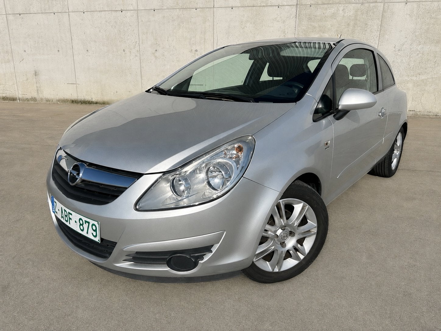 Opel Corsa 1.4 Benzine 2006, Autos, Argent ou Gris, Entreprise, Boîte manuelle, Noir