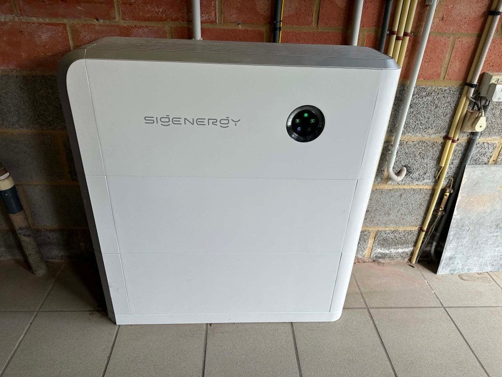 Batterie domestique et onduleur pour panneaux solaires, Enlèvement, Comme neuf, Système complet