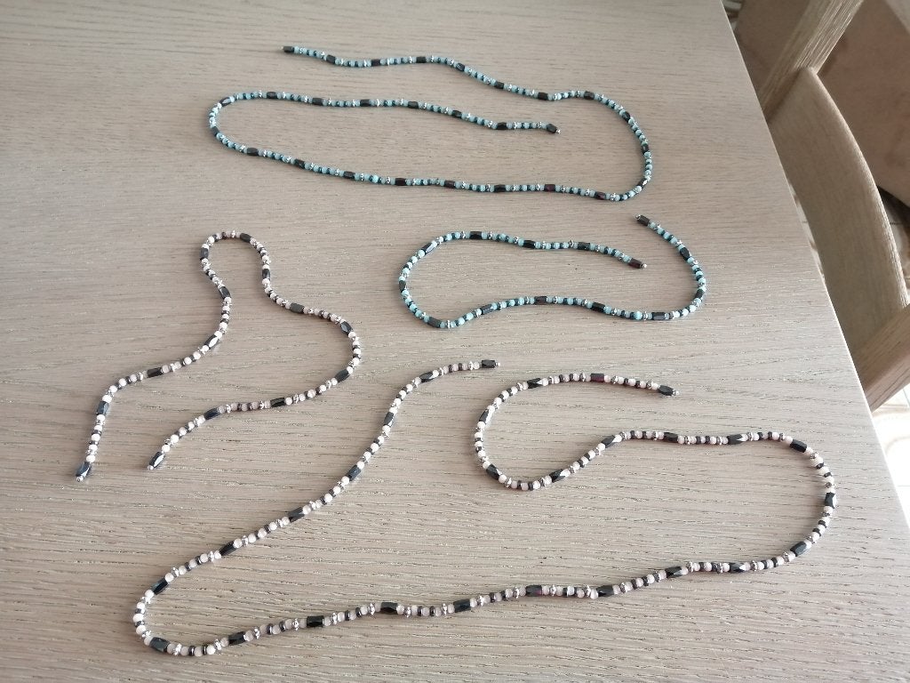 ketting en armband met magneten, Handtassen en Accessoires, Kettingen, Kunststof, Verstelbaar, Overige kleuren, Ophalen of Verzenden