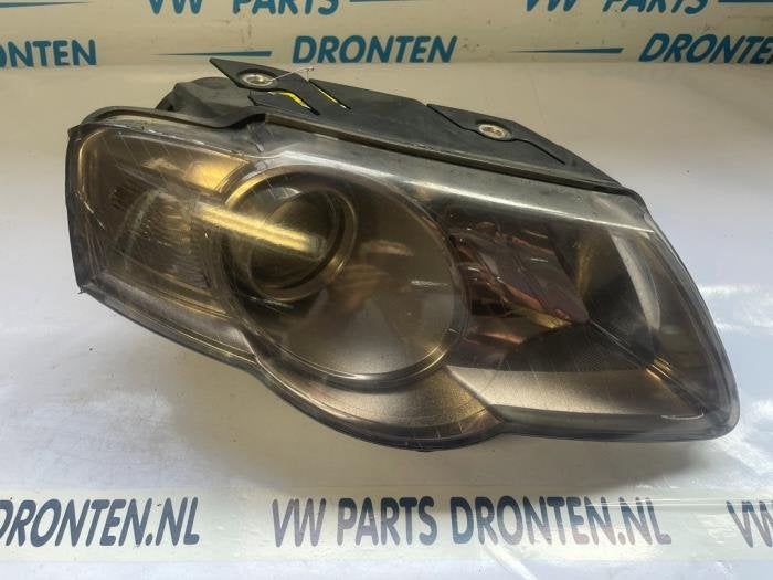 Koplamp rechts van een Volkswagen Passat, Gebruikt, -, Volkswagen, -