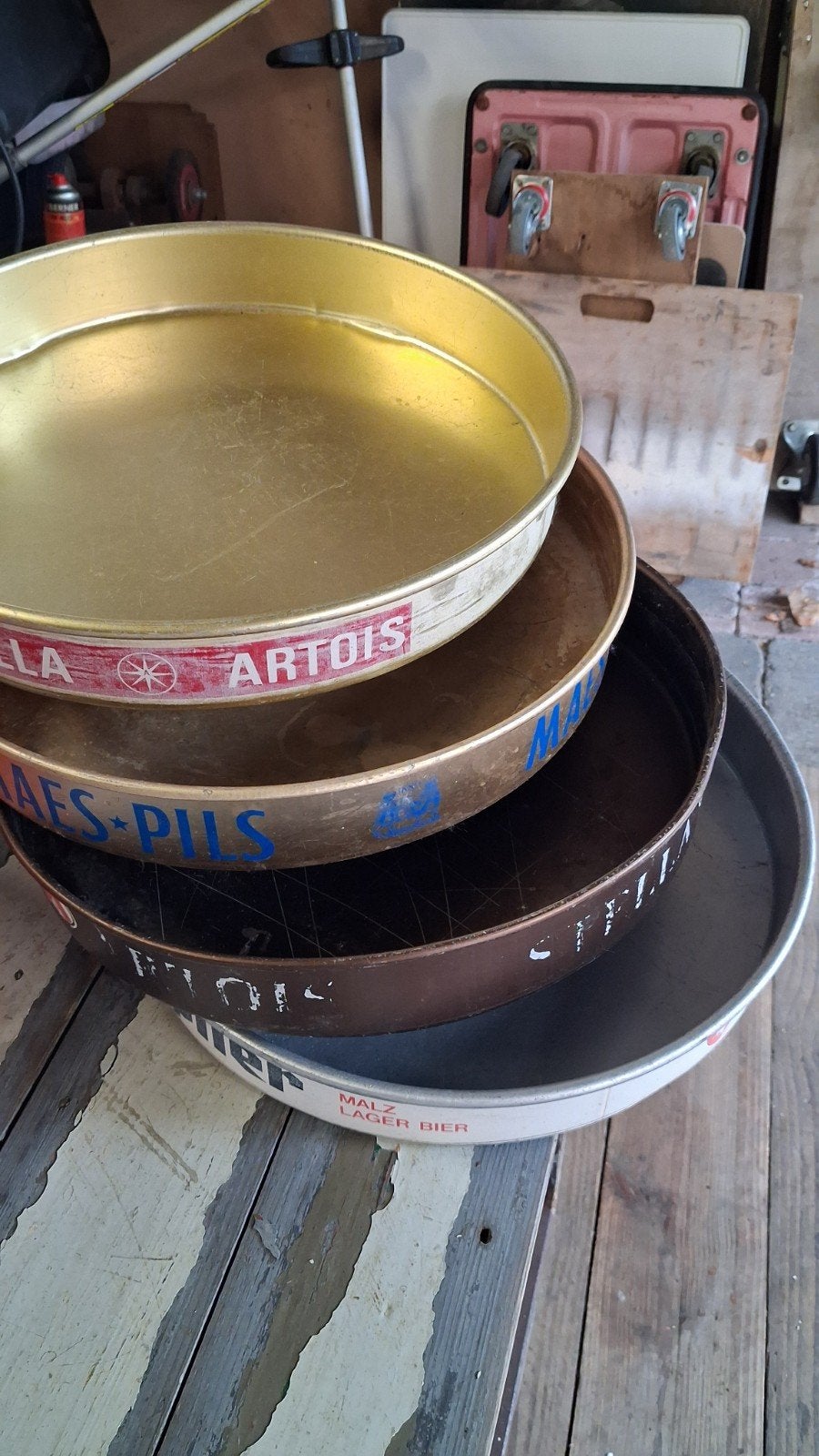 Plateaux à bière, publicité., Enlèvement