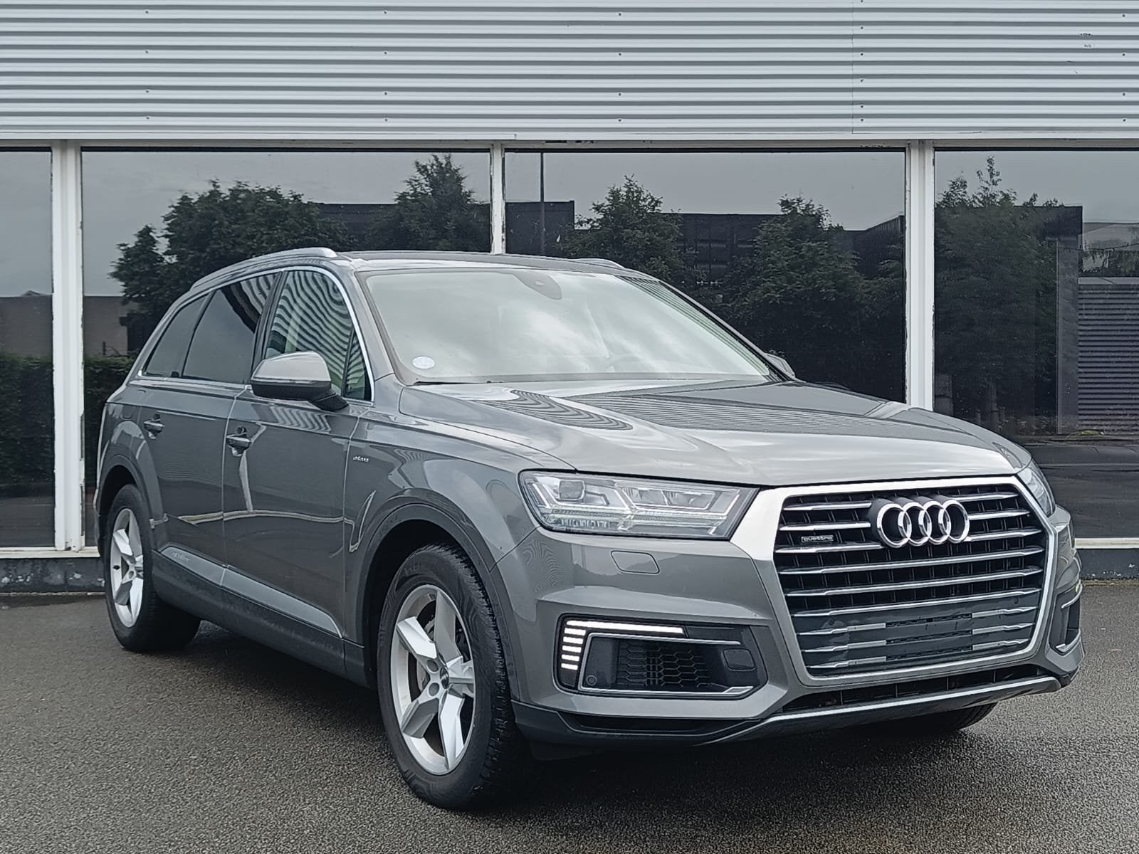 AUDI Q7 3.0 TDI E-TRON QUATTRO - 1ER PROPRIÉTAIRE -ÉTAT NEUF, Autos, Cuir, Achat, Euro 6, Entretenue par le concessionnaire