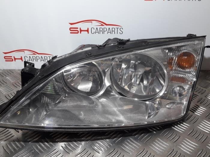 Phare gauche d'un Ford Mondeo, -, 3 mois de garantie, -, -