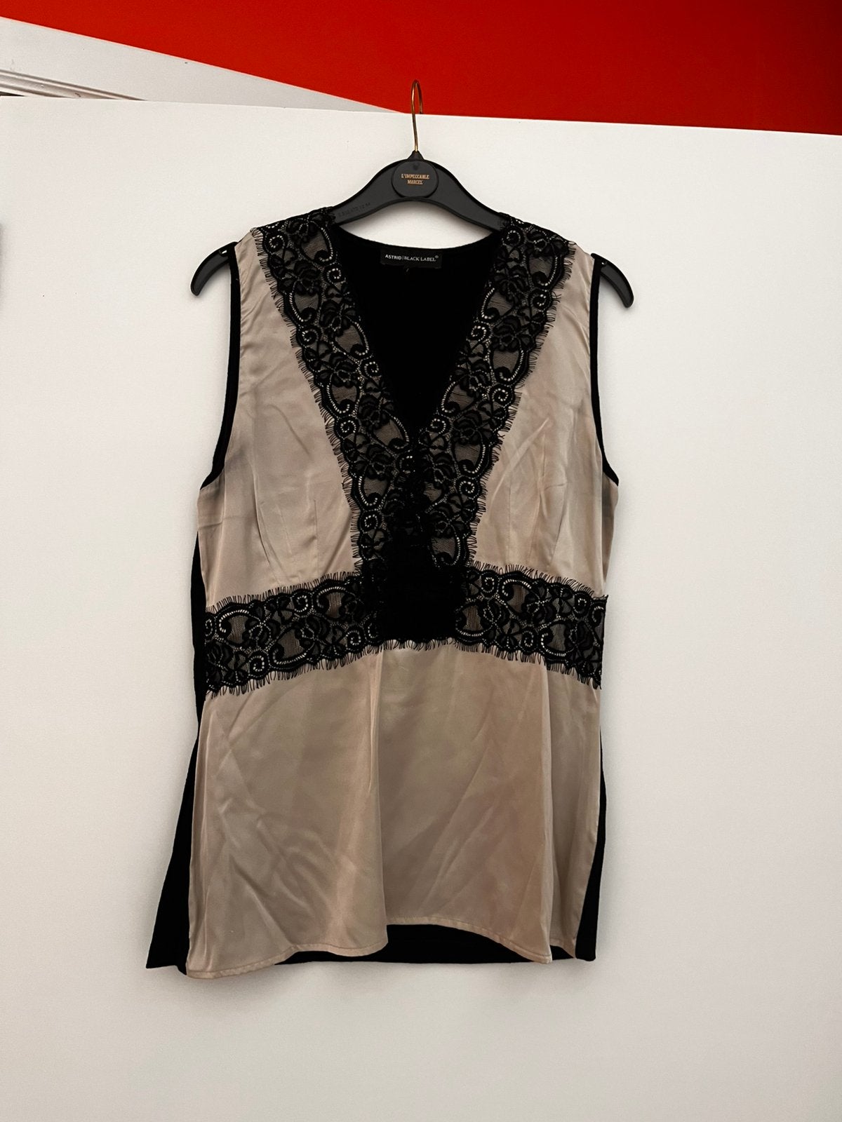 Astrid black label top maat L, Kleding | Dames, Ophalen of Verzenden, Zo goed als nieuw, Maat 42/44 (L), Beige