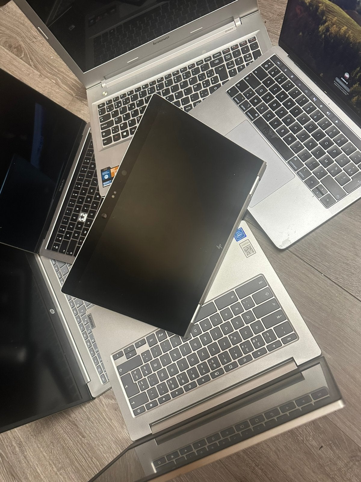  :ordinateurs portables, téléphones anciens ou défectueux, Enlèvement, Comme neuf