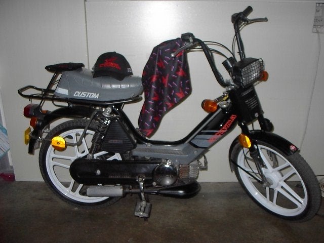 Honda camino amigo novio : Buitenband 2.25-17 nu : € 25, Fietsen en Brommers, Ophalen, Nieuw, Overige typen, Honda camino amigo novio