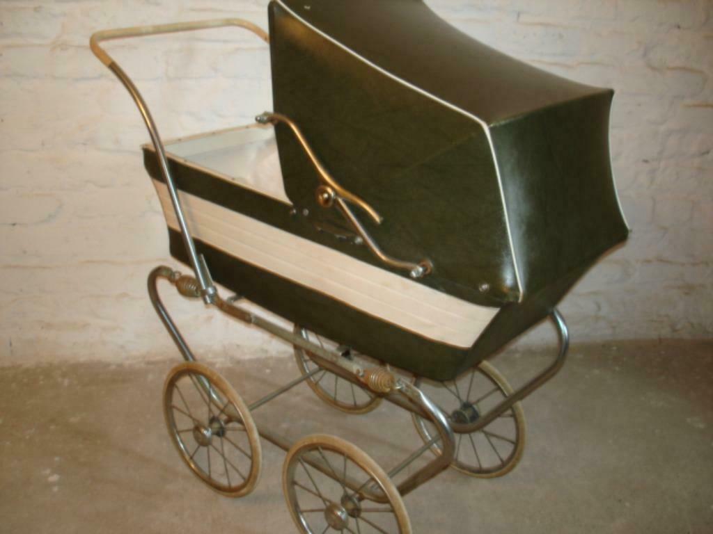 Oude poppenwagen met leren kap uit de jaren 40 - 50, Antiek en Kunst, Ophalen