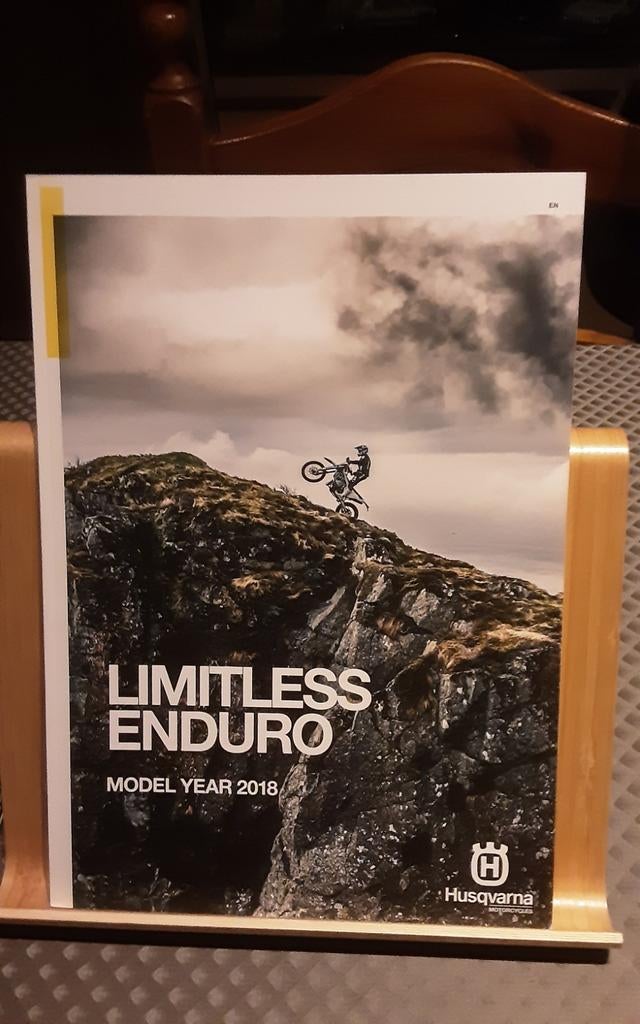 Husqvarna enduro brochure 2018, Ophalen of Verzenden, Zo goed als nieuw