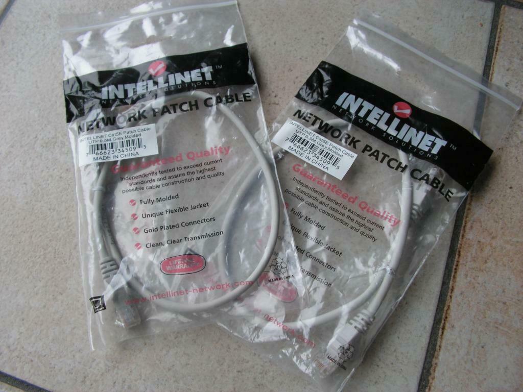 2 câbles patch Intellinet Cat5E UTP, longueur 0,5 m., Informatique & Logiciels, Pc & Câble réseau, Neuf, Enlèvement ou Envoi
